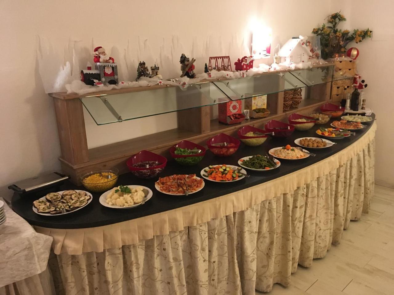 Hotel Aurora Молвена Екстериор снимка